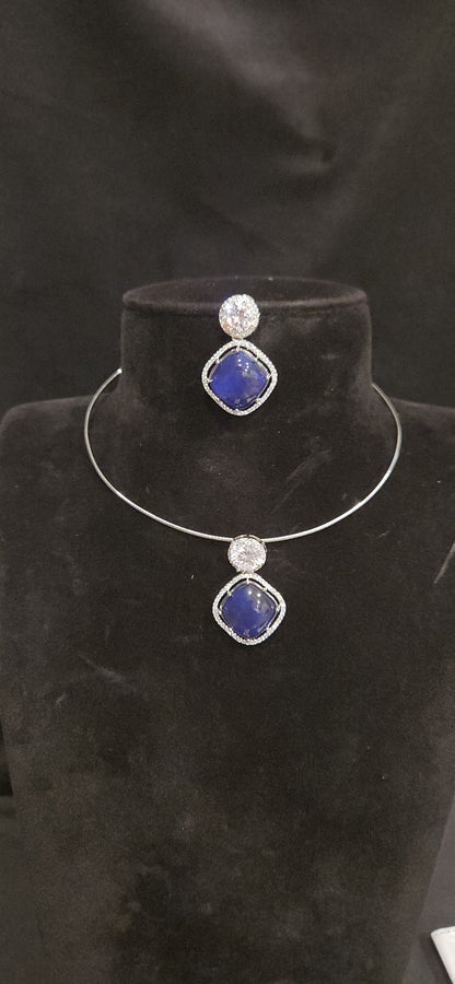 Sleek Invisible Kante Rhombus Pendant Set