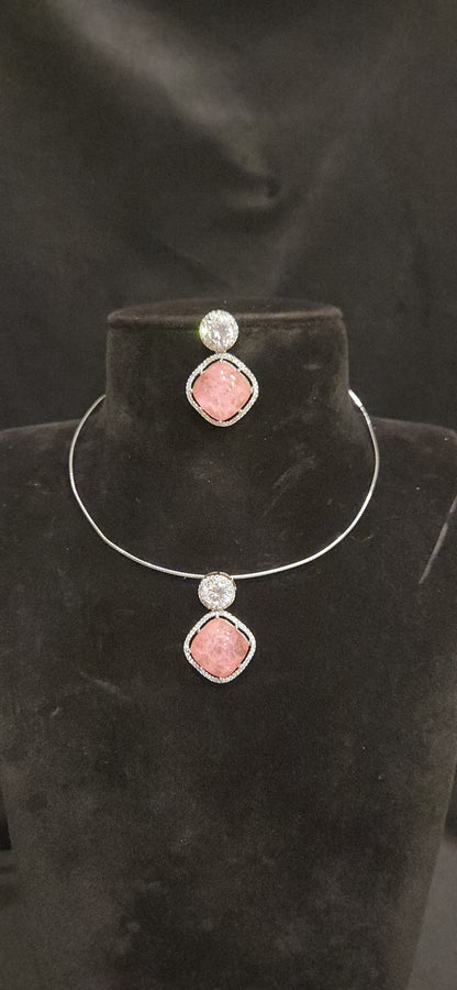 Sleek Invisible Kante Rhombus Pendant Set