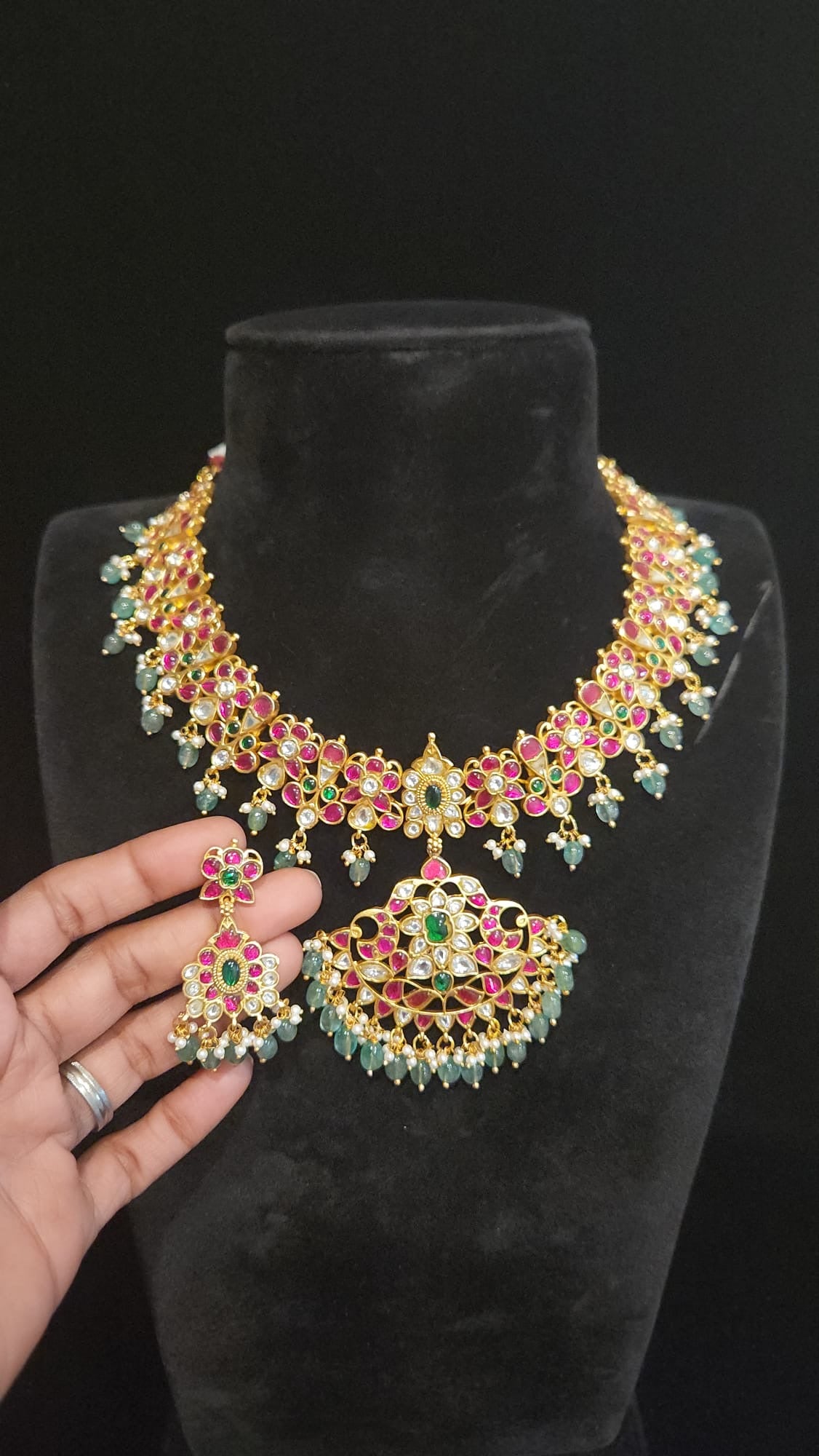 Jadau Kundan Necklace Set with floral design