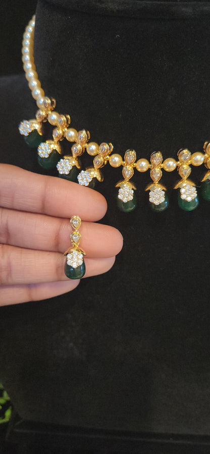 Elegant pearl necklace with pretty colored beads