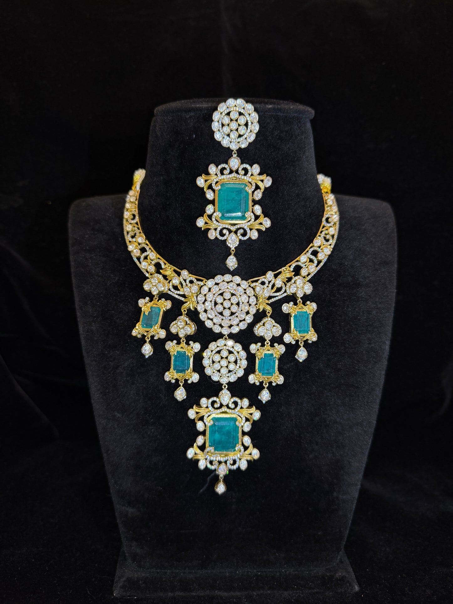 Luxury Victorian Finish Emerald Green Statement Necklace Set with Mossanite Stones