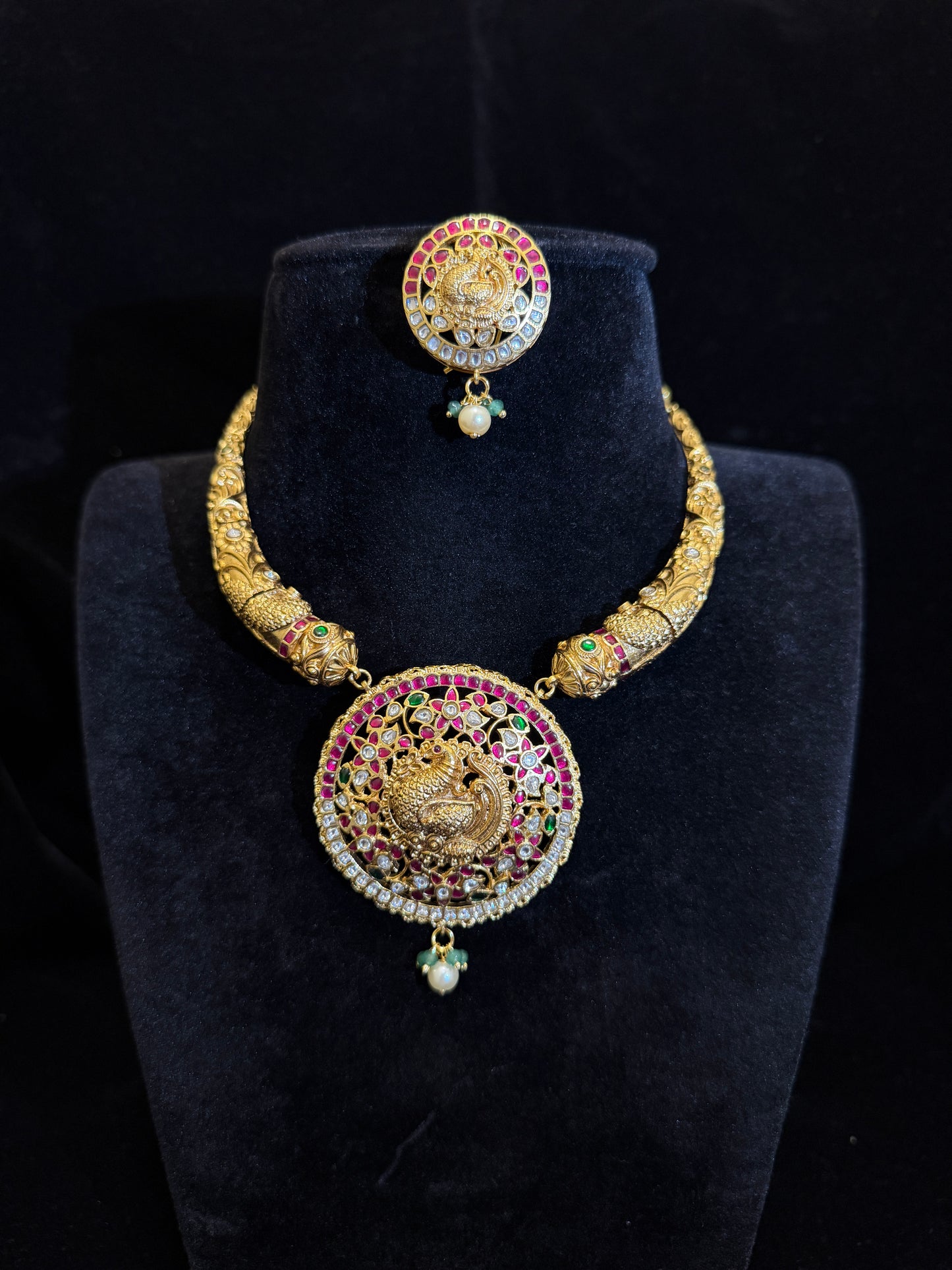 Kante with Jadua Kundan Temple Fusion Peacock Pendant