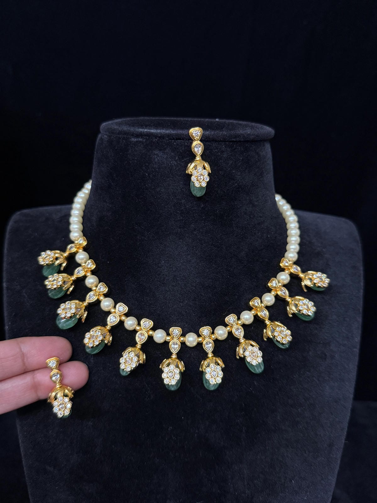 Floral & Pearls Necklace Set