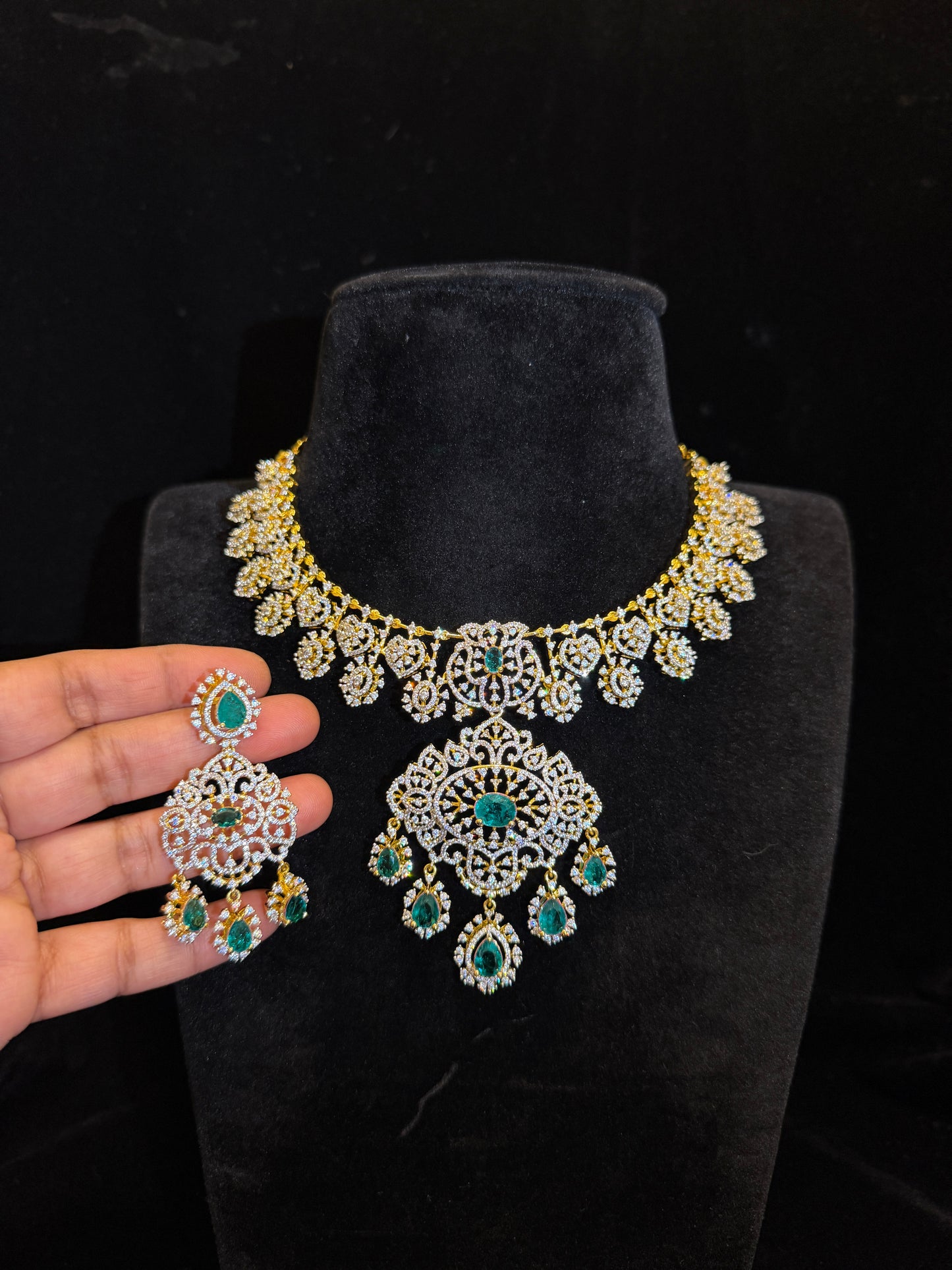 Luxury CZ Emerald Bridal Necklace Set