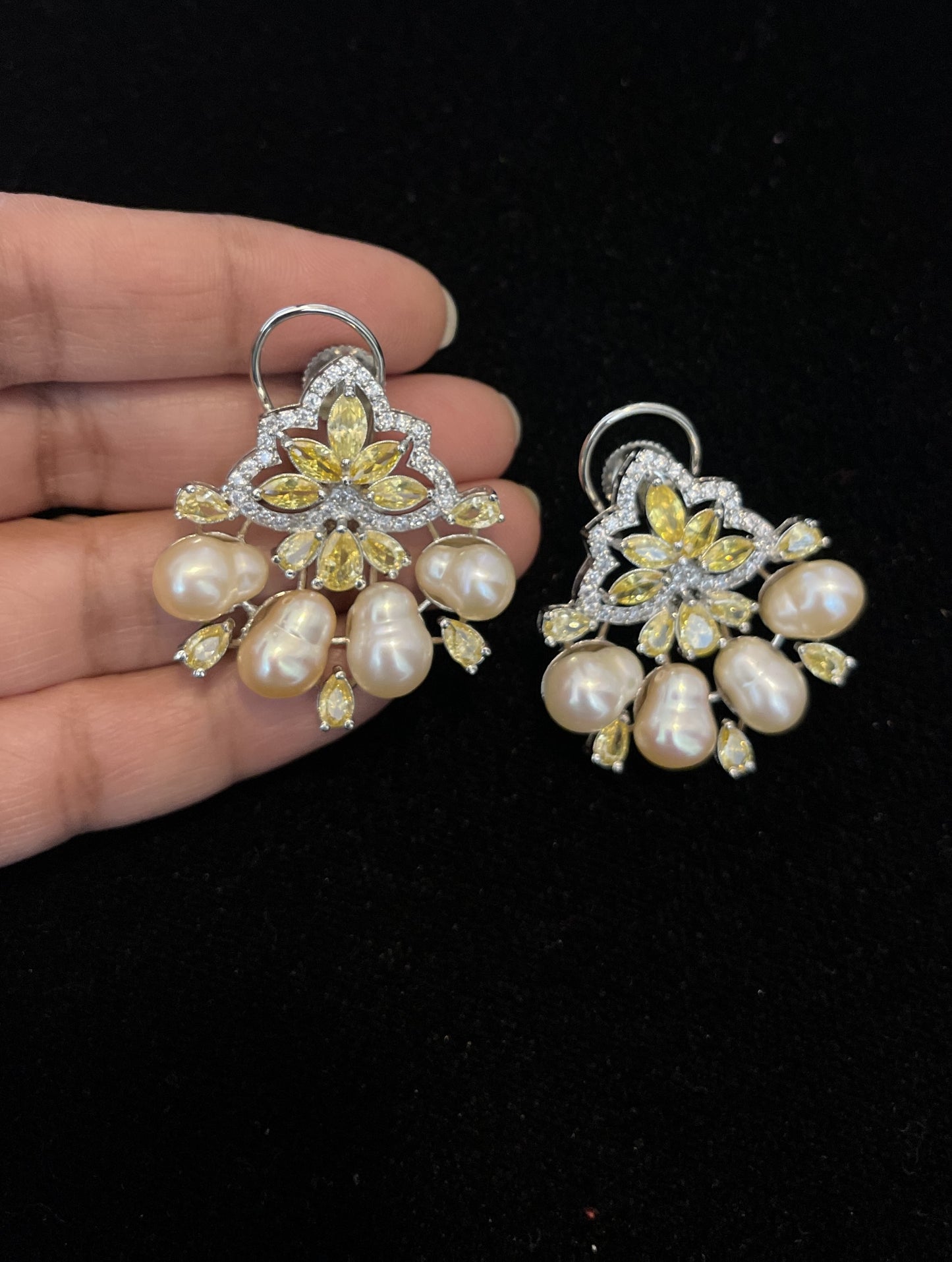 Pretty cocktail earrings with barooq pearls