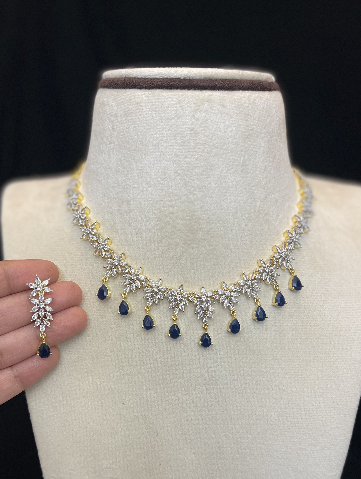 Diamond Finish Neckset With Blue Stones